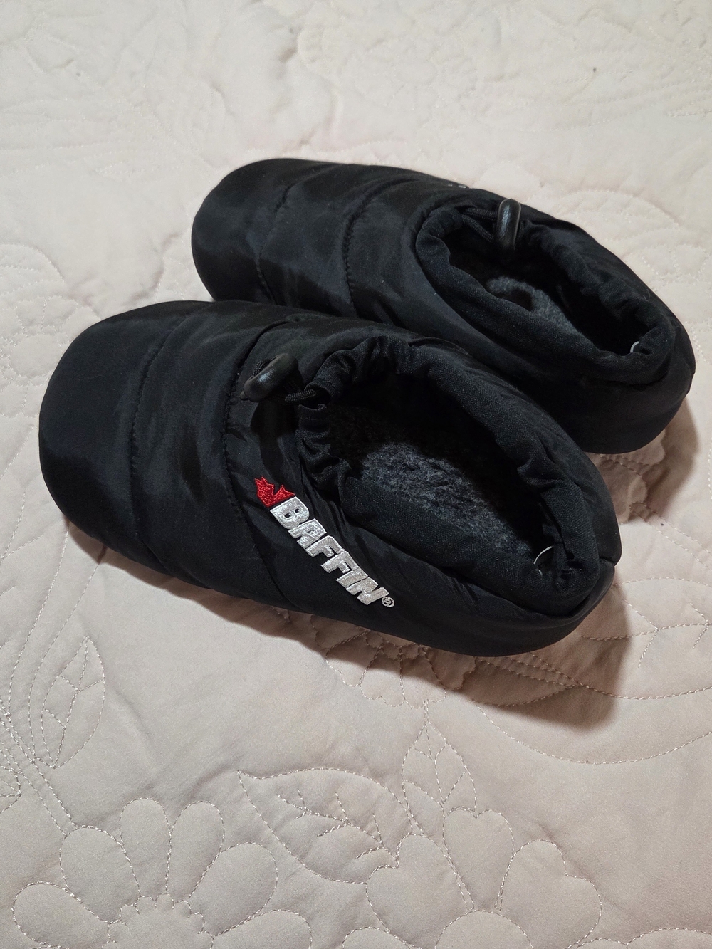 NEW Baffin Kids "Cush" Black Quilted Slippers